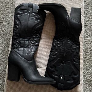 Elegant Black Leather Boots